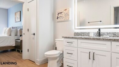 49 Boulevard SE, Unit F-650 in Atlanta, GA - Foto de edificio - Building Photo