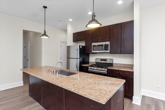 2500 Green Bay Rd in Evanston, IL - Building Photo - Building Photo