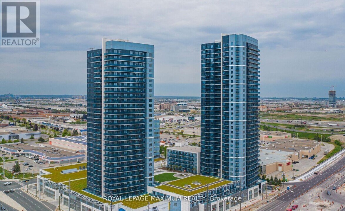 3700-3700 Hwy 7 in Vaughan, ON - Building Photo