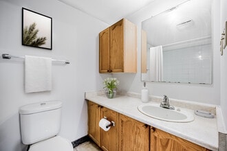 609 Davenport Rd in Waterloo, ON - Building Photo - Building Photo