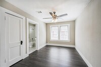 2616 Oakcliff St photo'