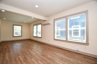 1011 Enid St in Houston, TX - Building Photo - Building Photo