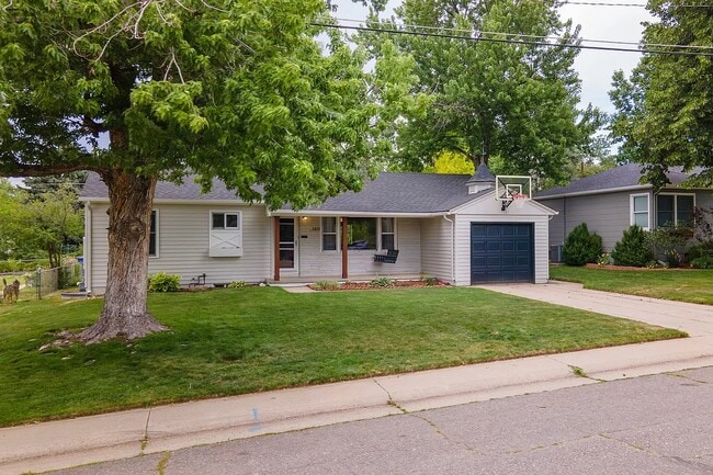 property at 1371 E Bates Ave