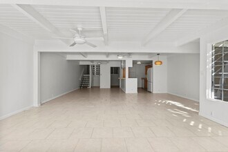 375 Kawaihae St in Honolulu, HI - Building Photo - Building Photo