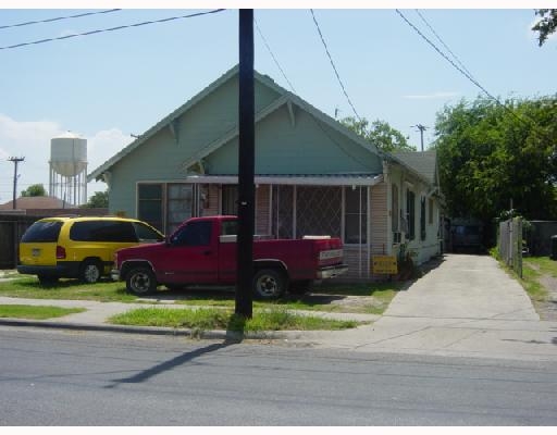 1217 S Alameda St in Corpus Christi, TX - Foto de edificio