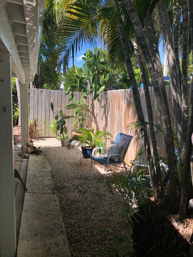 1209 Pearl St, Unit Downstairs