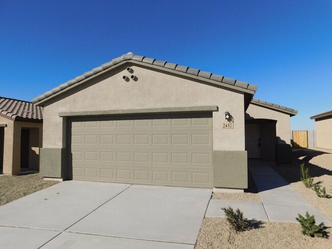 2457 Pesuna Dr in Bullhead City, AZ - Building Photo - Building Photo