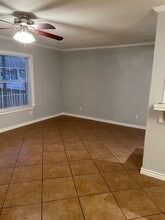 105 Patton Dr in Seguin, TX - Building Photo - Building Photo