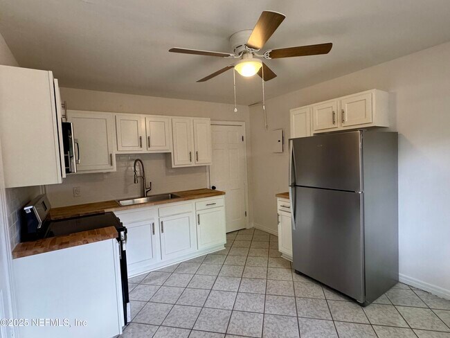 2834 College St in Jacksonville, FL - Building Photo - Building Photo