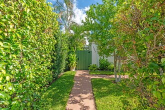 3725 S Olive Ave in West Palm Beach, FL - Building Photo - Building Photo