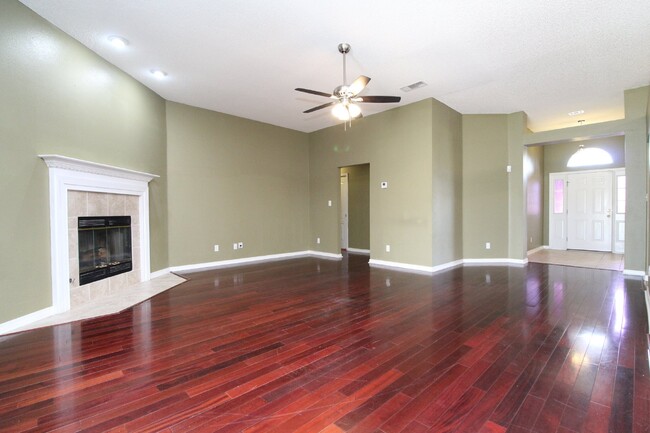 6462 Sarasota St in Pensacola, FL - Building Photo - Building Photo