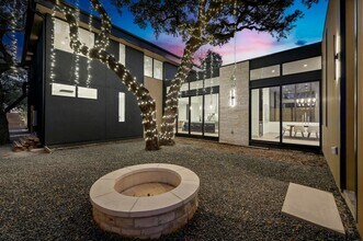 2423 S 5th St in Austin, TX - Building Photo - Building Photo