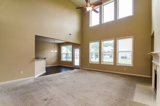 192 Moorland Way NE in Lawrenceville, GA - Foto de edificio - Building Photo