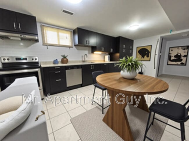 484 E 25th St in Hamilton, ON - Building Photo - Building Photo