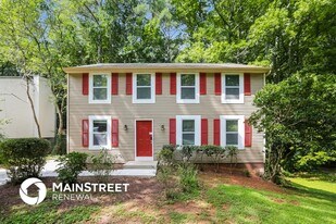 694 Stoneside Dr in Stone Mountain, GA - Building Photo