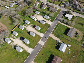 403 Free Timber Ln in Stockdale, TX - Building Photo - Building Photo