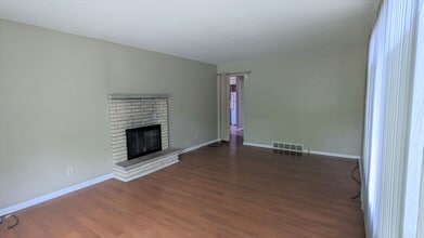 1264 Flower Ave in Muskegon, MI - Building Photo - Building Photo