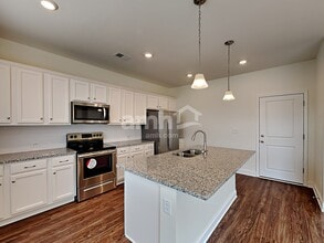 8110 Brookbend Dr in Douglasville, GA - Building Photo - Building Photo