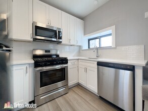3941 N Janssen Ave, Unit A04C in Chicago, IL - Building Photo - Building Photo