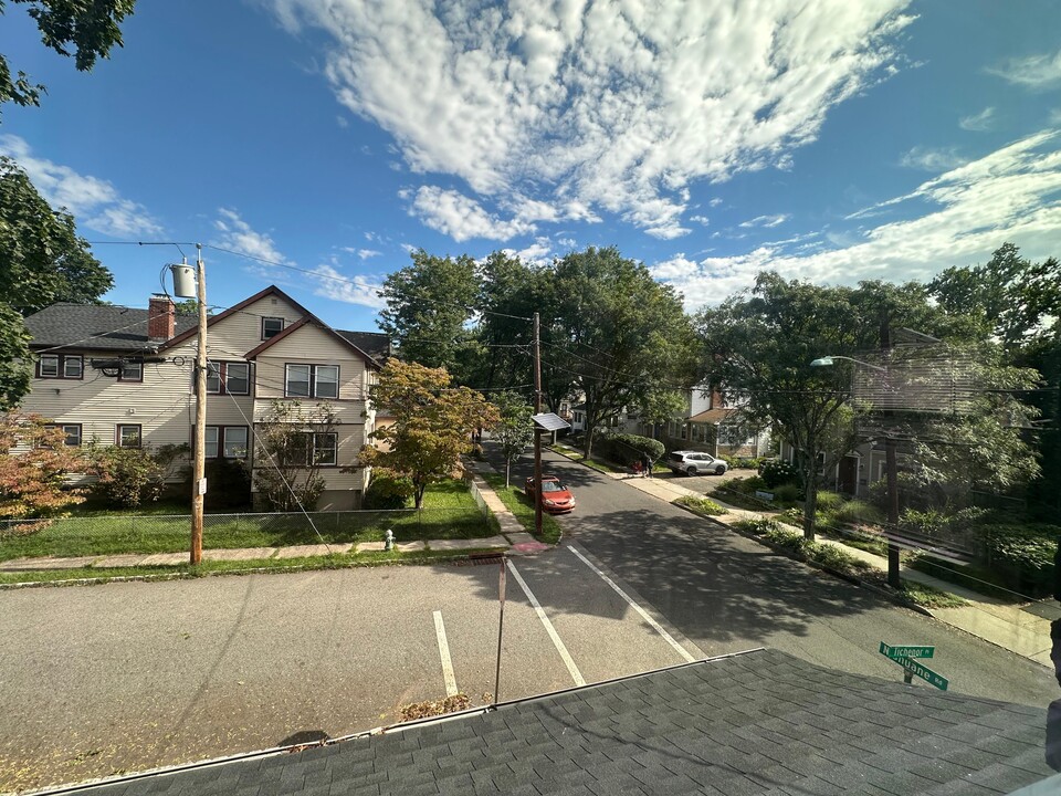 39 Tichenor Pl, Unit #39 Tichenor Place in Montclair, NJ - Foto de edificio