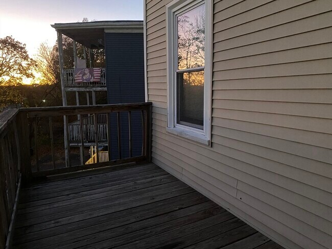 28 Lawn St, Unit 2