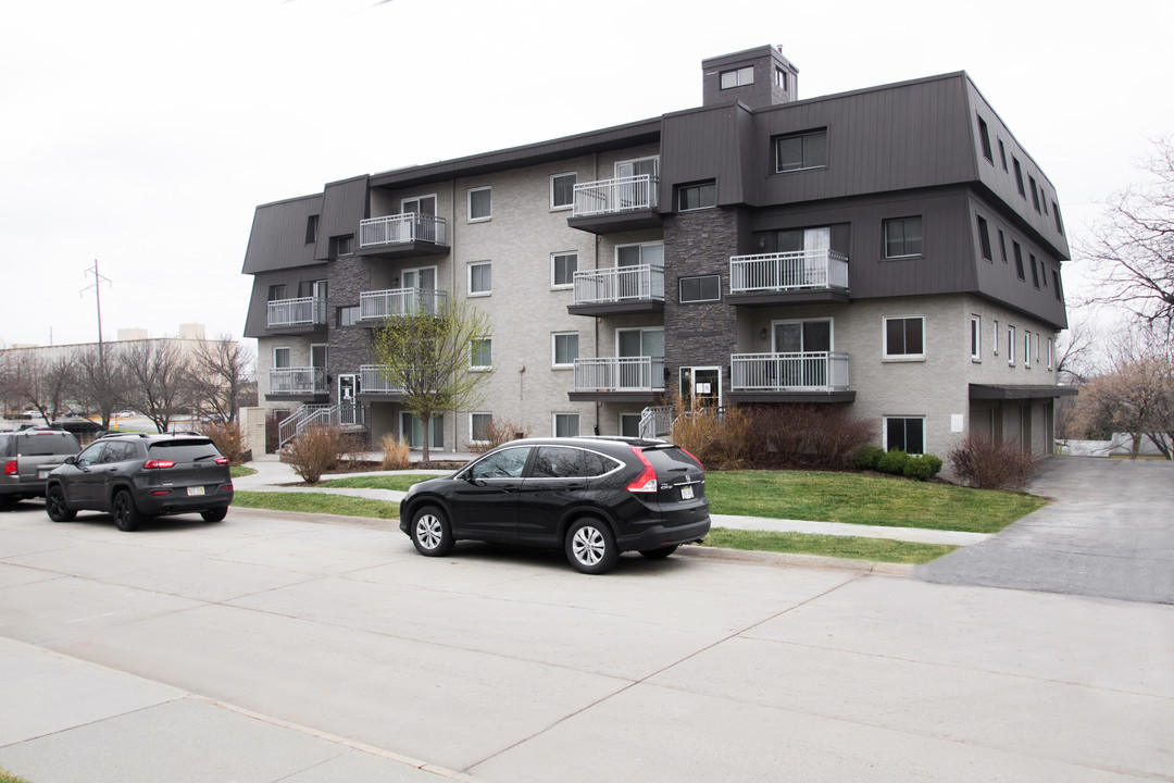 Mill Pointe in Omaha, NE - Building Photo