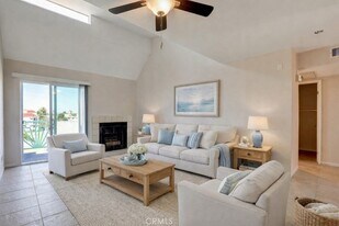 450 E 4th St, Unit 437 in Santa Ana, CA - Building Photo