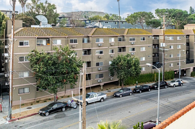 Sereno Hills in Los Angeles, CA - Foto de edificio - Building Photo