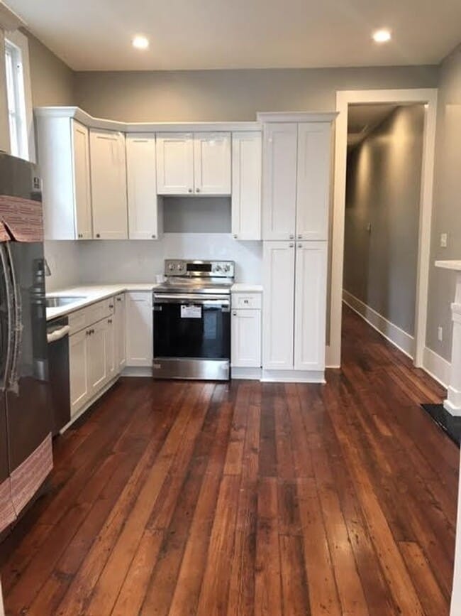 property at 919-919 N Prieur St