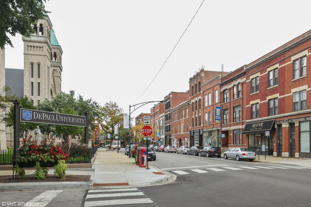 1021 W Webster Ave in Chicago, IL - Building Photo