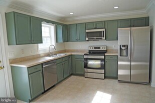 92 Embassy Ct in Martinsburg, WV - Building Photo