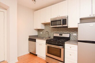 2852 W Palmer St, Unit 013 in Chicago, IL - Building Photo - Building Photo