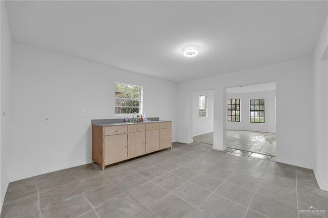 810 Catarina St in Weslaco, TX - Building Photo - Building Photo