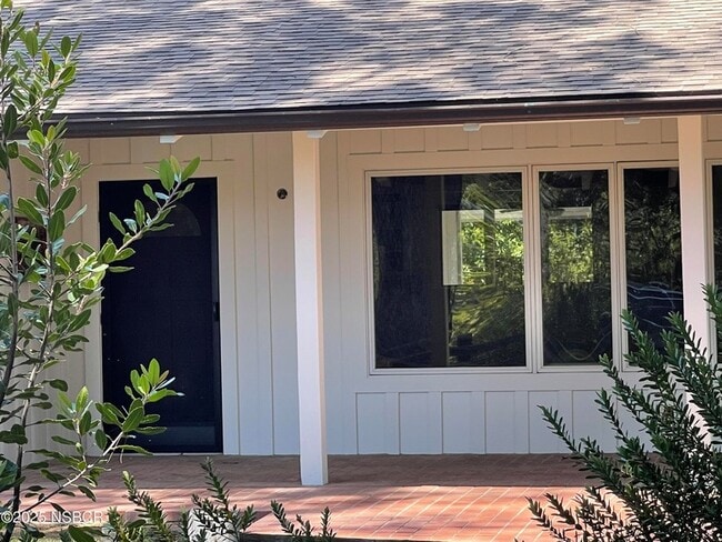 724 N Refugio Rd in Santa Ynez, CA - Building Photo - Building Photo