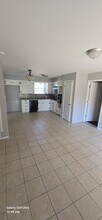 1609 Douglas Dr in Iowa Park, TX - Building Photo - Building Photo