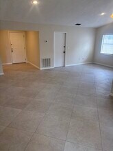 3214 W Douglas St in Tampa, FL - Building Photo - Building Photo