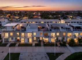 25874 SW 139th Ct in Naranja, FL - Building Photo