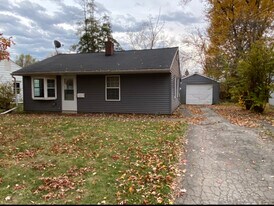 371 Erskine Ave in Youngstown, OH - Building Photo