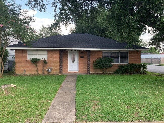 property at 1616 3rd St