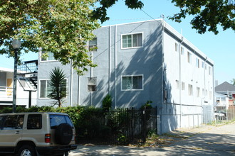 1529 Alcatraz Ave in Berkeley, CA - Building Photo - Building Photo