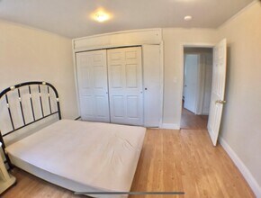 51 Friendly Rd in Hicksville, NY - Building Photo - Building Photo