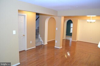 2202 Garden Ln in Frederick, MD - Building Photo - Building Photo