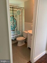 210 Oakwood St SE, Unit 305 in Washington, DC - Building Photo - Building Photo