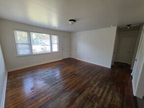 1129 Berkeley St in Hanahan, SC - Building Photo - Building Photo