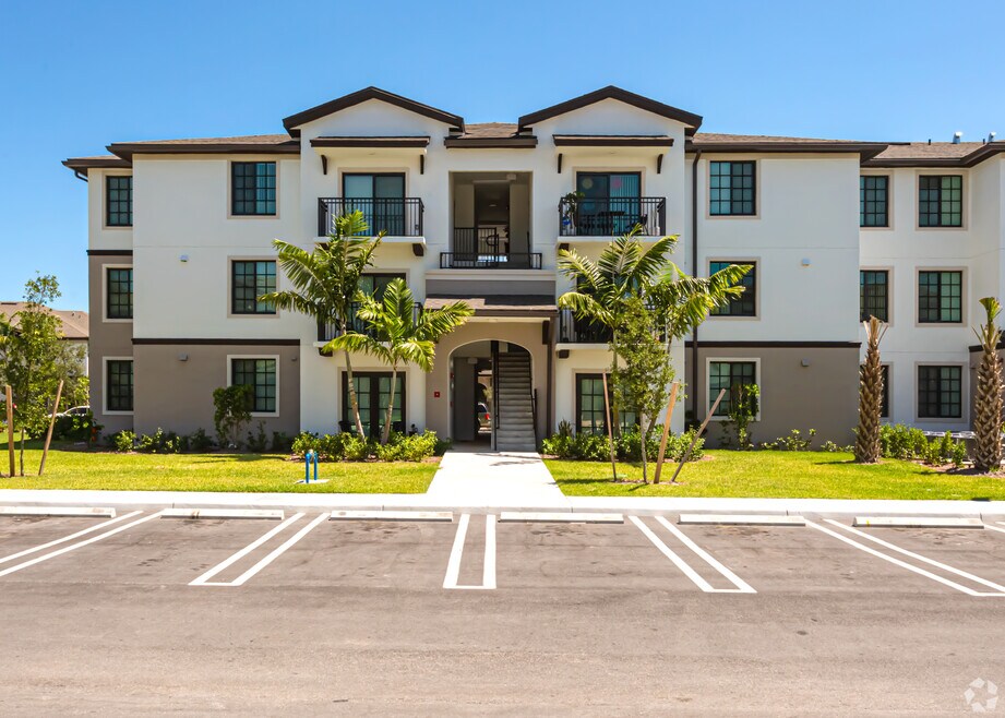 1018 Villa Ln Apartments and Nearby Boynton Beach