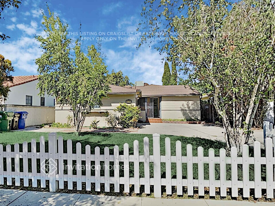 5715 Norwich Ave in Los Angeles, CA - Building Photo