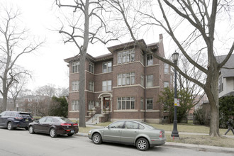 425 Greenwood St in Evanston, IL - Building Photo - Building Photo