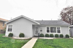 9705 S 54th Ave in Oak Lawn, IL - Building Photo