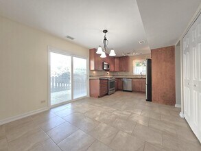 4946 Somerton Dr in Hoffman Estates, IL - Building Photo - Building Photo
