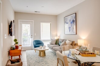 Union Heights in Washington, DC - Foto de edificio - Interior Photo